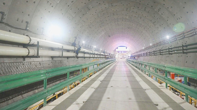 1，世界最长海底公路隧道主体盾构掘进在青岛完成.jpg