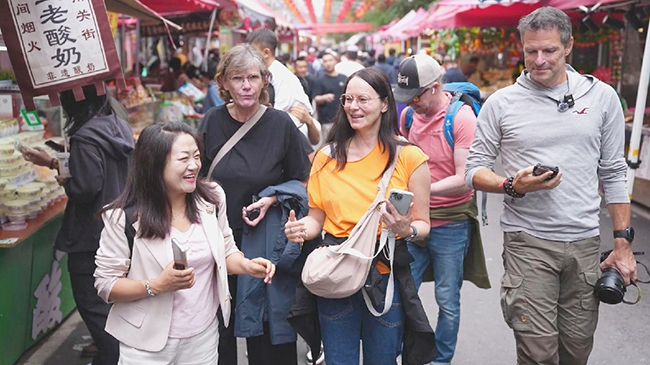 Foreign tourists flock to Xining for cool summer getaway.jpg Foreign tourists flock to Xining for cool summer getaway.jpg