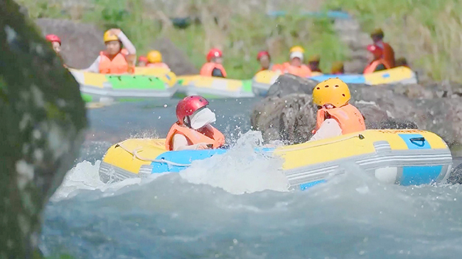 Mountain escapes lure international tourists with natural cool.jpg